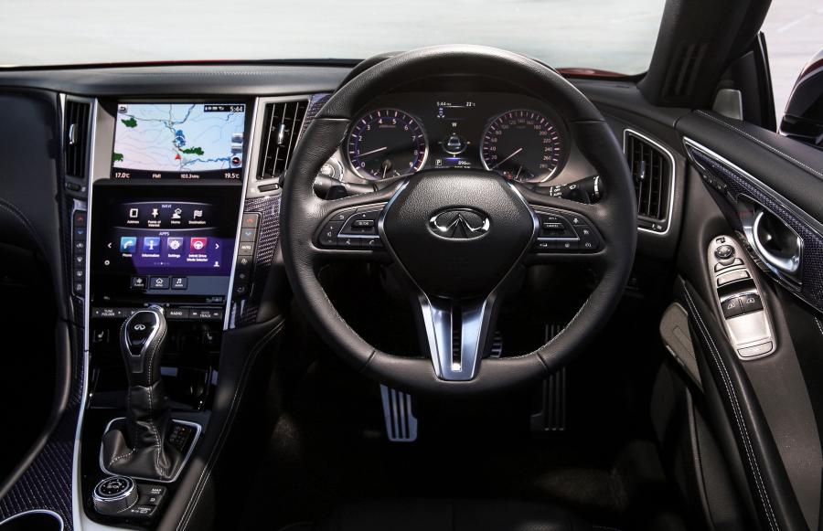 Панель приборов Infiniti Q60 Red Sport 2016 года  (AU) (фото 10 из 40)
